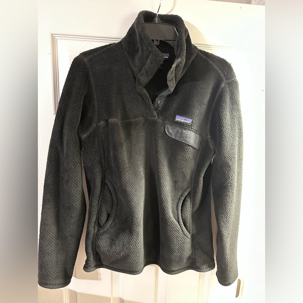 Black Patagonia Pullover